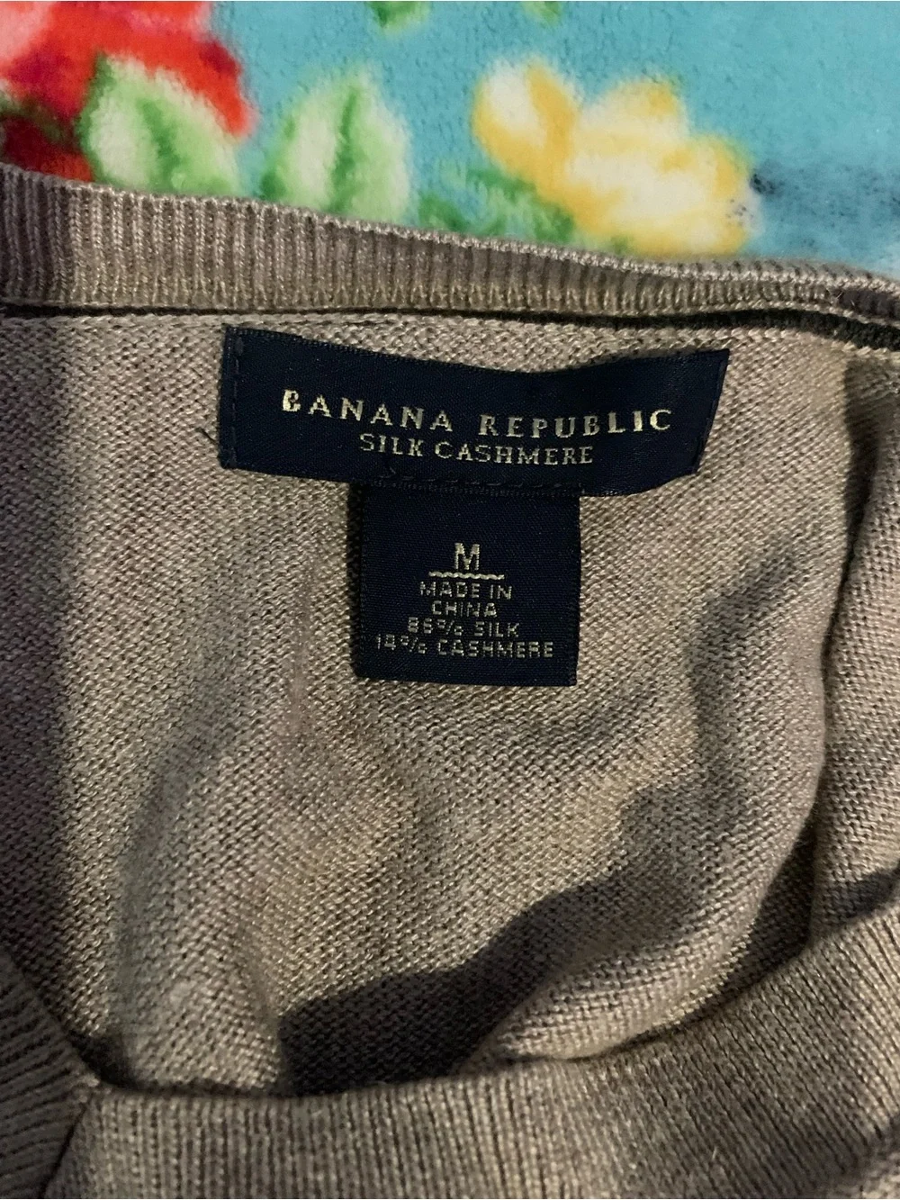 Banana Republic Mens Silk Cashmere V Neck Sweater